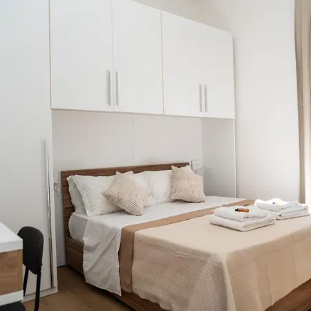 Liberty San Giovanni לינה וארוחת בוקר 4*